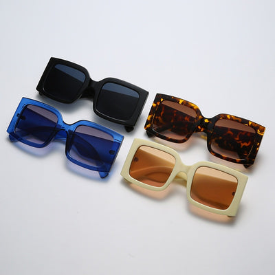 <font size="3" face="Rubik"><b>STELLA</b></font> <br> Oversized Square Sunglasses